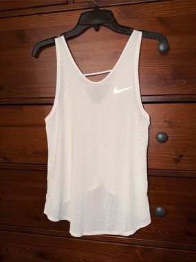Nike Running Mesh Tank Top Breathable Cutout Back Workout Top